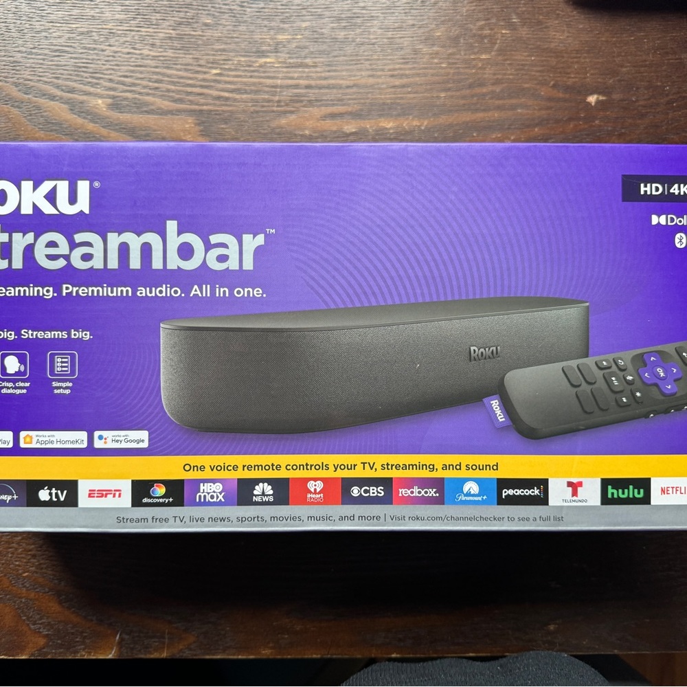 Roku 2-in-1 Entertainment Streambar - Black